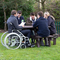 Vorstellung des Pembridge Picknicktisches mit Rollstuhlzugang